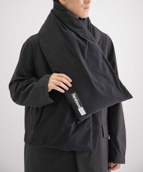 FACETASM(ファセッタズム)の「FACETASM LONG DOWN MUFFLER(マフラー・メンズ・ブラック・00)」の3枚目の写真