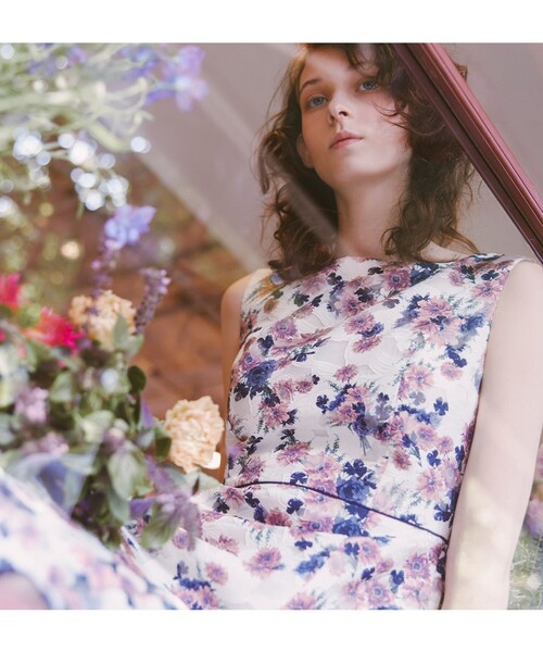 TOCCA（トッカ）の「【洗える！】GERBERA ドレス（ワンピース・レディース・ネイビー系5/ワイン系5/ライラック系5・4/6/2/0）」の2枚目の写真