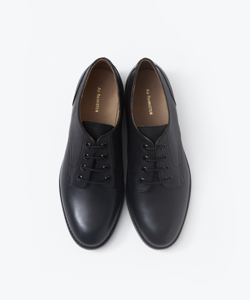 Au BANNISTER(オゥバニスター)の「【販売店舗限定】プレーントゥシューズ(ドレスシューズ・レディース・オフホワイト/ブラック・37/38/39/35/36)」の2枚目の写真