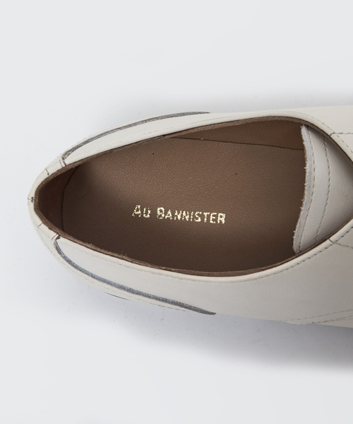 Au BANNISTER(オゥバニスター)の「【販売店舗限定】プレーントゥシューズ(ドレスシューズ・レディース・オフホワイト/ブラック・37/38/39/35/36)」の9枚目の写真