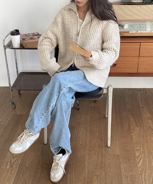 MANGROVE（マングローブ）の「ワッフル編みジップアップニットブルゾン（ニット/セーター・レディース・グレー/キャメル/グレイッシュベージュ・FREE）」の5枚目の写真