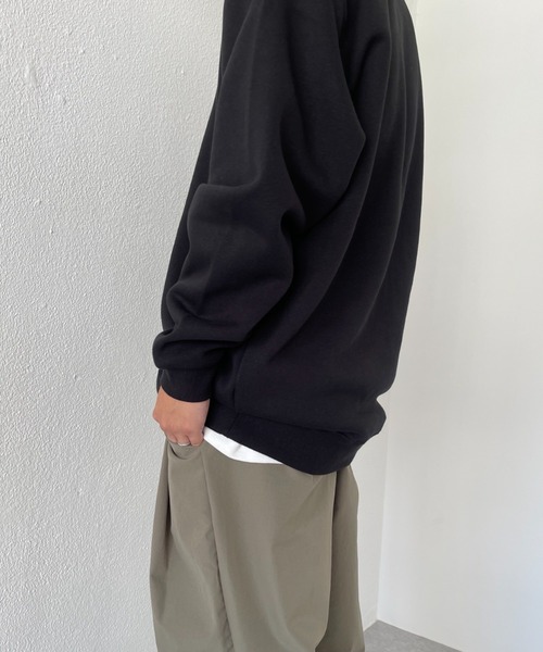 natto(ナット)の「【ユニセックスアイテム】natto logo sweat / 程よいルーズフィットでボトムスを選ばず着回し力抜群なナットロゴスウェット(スウェット・メンズ・ブラック/ベージュ/カーキ・MEDIUM/LARGE/X-LARGE)」の10枚目の写真