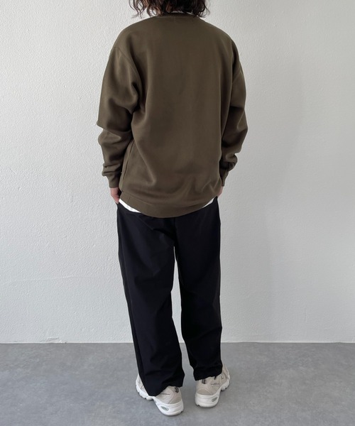 natto(ナット)の「【ユニセックスアイテム】natto logo sweat / 程よいルーズフィットでボトムスを選ばず着回し力抜群なナットロゴスウェット(スウェット・メンズ・ブラック/ベージュ/カーキ・MEDIUM/LARGE/X-LARGE)」の13枚目の写真