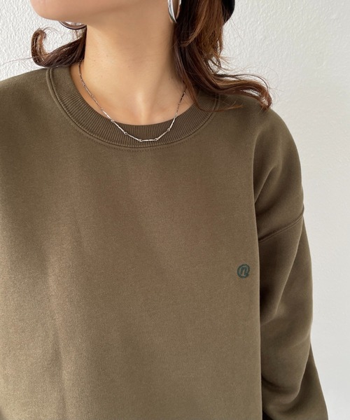 natto(ナット)の「【ユニセックスアイテム】natto logo sweat / 程よいルーズフィットでボトムスを選ばず着回し力抜群なナットロゴスウェット(スウェット・メンズ・ブラック/ベージュ/カーキ・MEDIUM/LARGE/X-LARGE)」の8枚目の写真