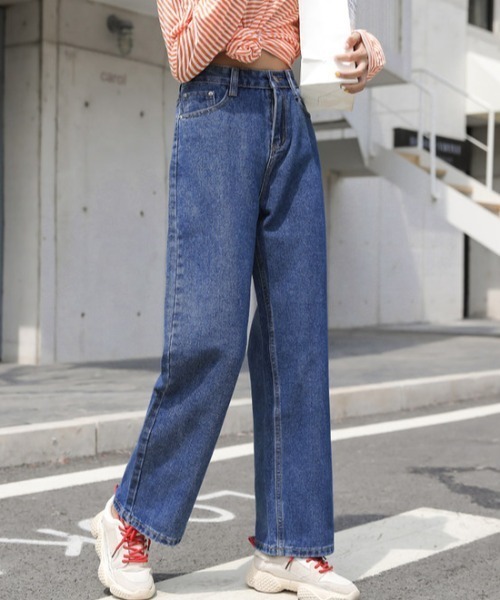 CLEA(クレア)の「ハイウエストストレートワイドデニム(デニムパンツ・レディース・ライトブルー/ブラック/ブルー・S/M)」の1枚目の写真