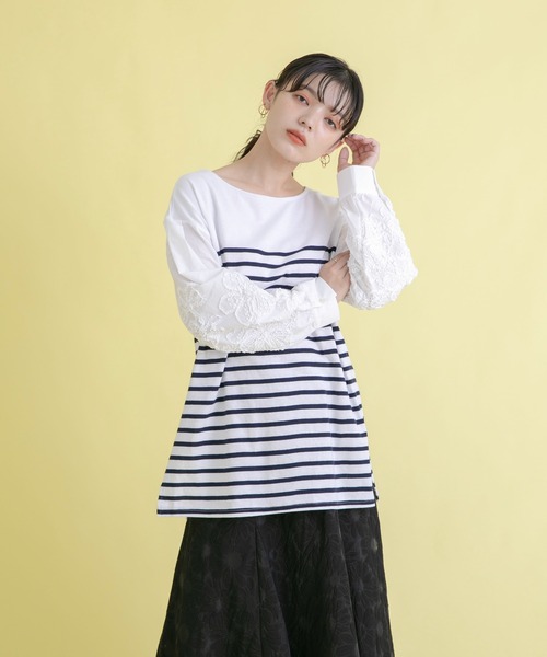 Eimee Law(エイミーロウ)の「フラワーエンブロスリーブボーダーTOPS(Tシャツ/カットソー・レディース・オフホワイト/ブラック/ネイビー・38)」の8枚目の写真
