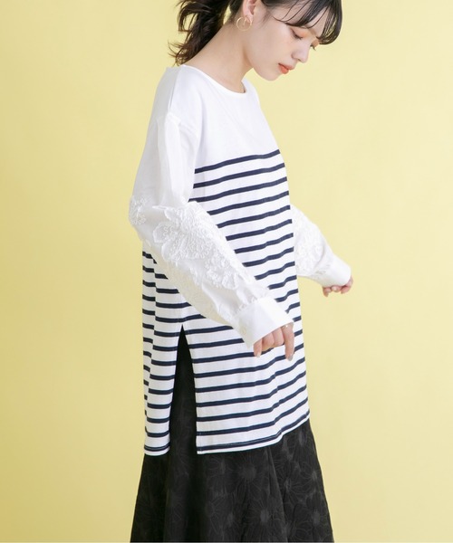 Eimee Law(エイミーロウ)の「フラワーエンブロスリーブボーダーTOPS(Tシャツ/カットソー・レディース・オフホワイト/ブラック/ネイビー・38)」の9枚目の写真