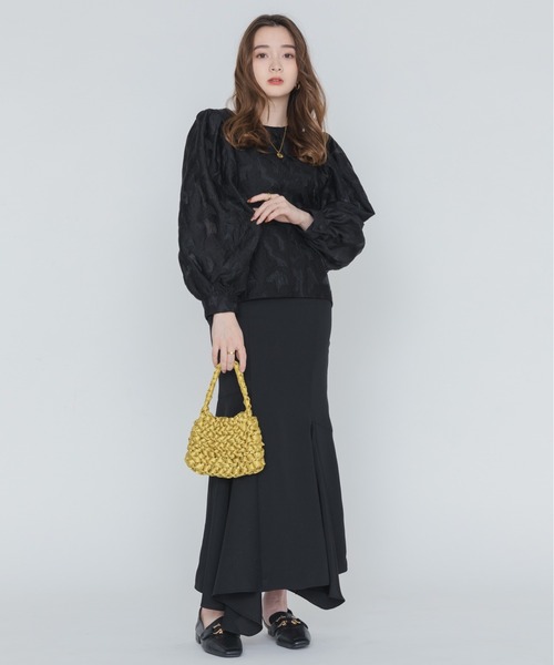 NEUNA(ヌナ)の「【歩くたびゆらゆら揺れる。】スリットサテンマーメイドロングスカート(スカート・レディース・ミント/アイボリー/ブラック/グレイッシュベージュ・SMALL/FREE)」の22枚目の写真