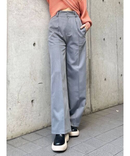 EMODA(エモダ)の「ワイドタックロングパンツ(その他パンツ・レディース・アイボリー/グレー/ブラック/ライム・SMALL/MEDIUM)」の4枚目の写真