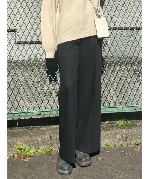 EMODA(エモダ)の「ワイドタックロングパンツ(その他パンツ・レディース・アイボリー/グレー/ブラック/ライム・SMALL/MEDIUM)」の3枚目の写真