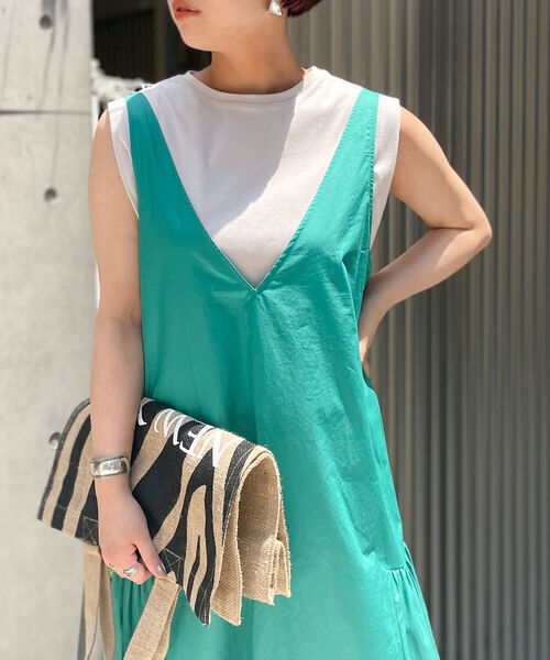 NOLLEY’S（ノーリーズ）の「液アン加工ノースリーブプルオーバーカットソー（Tシャツ/カットソー・レディース・オフホワイト/ライトグリーン/ロイヤルブルー/ブラック/ラベンダー/チャコールグレー/カーキ/ベージュ/ピンク・36/38）」の5枚目の写真