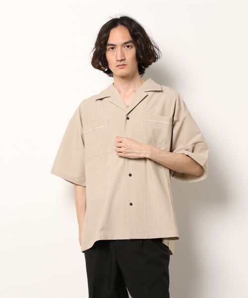 ＪＵＧＬＡＮＳ（ユグランス）の「【Revo.】オープンカラーパイピング半袖シャツ（シャツ/ブラウス・メンズ・ベージュ/カーキ/ブラック・L/M）」の2枚目の写真