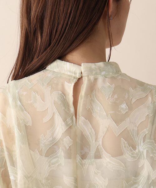 OPAQUE.CLIP（オペークドットクリップ）の「◆フラワージャカードフレアブラウス（シャツ/ブラウス・レディース・ブラック系/ベージュ系・38）」の7枚目の写真