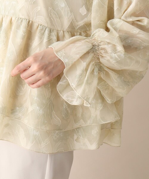 OPAQUE.CLIP（オペークドットクリップ）の「◆フラワージャカードフレアブラウス（シャツ/ブラウス・レディース・ブラック系/ベージュ系・38）」の8枚目の写真