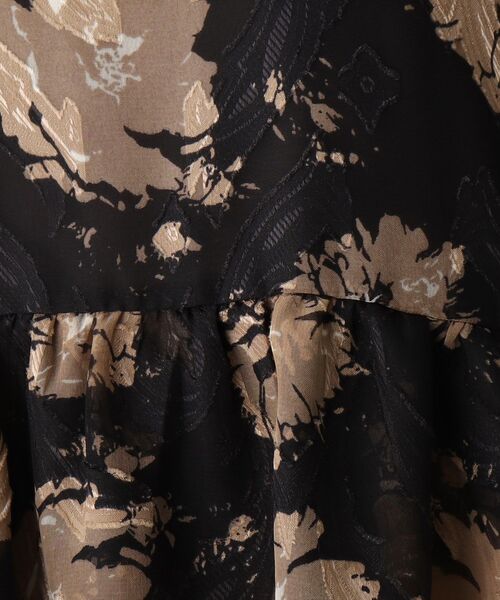 OPAQUE.CLIP（オペークドットクリップ）の「◆フラワージャカードフレアブラウス（シャツ/ブラウス・レディース・ブラック系/ベージュ系・38）」の11枚目の写真