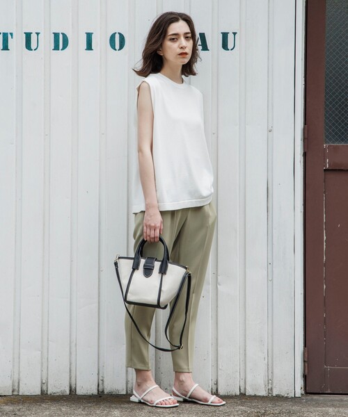 OPAQUE.CLIP（オペークドットクリップ）の「◆コンビミニショルダーバッグ【2WAY】（ショルダーバッグ・レディース・オフホワイト/サンドベージュ/ブラック系2/ダークグリーン系2・00）」の6枚目の写真