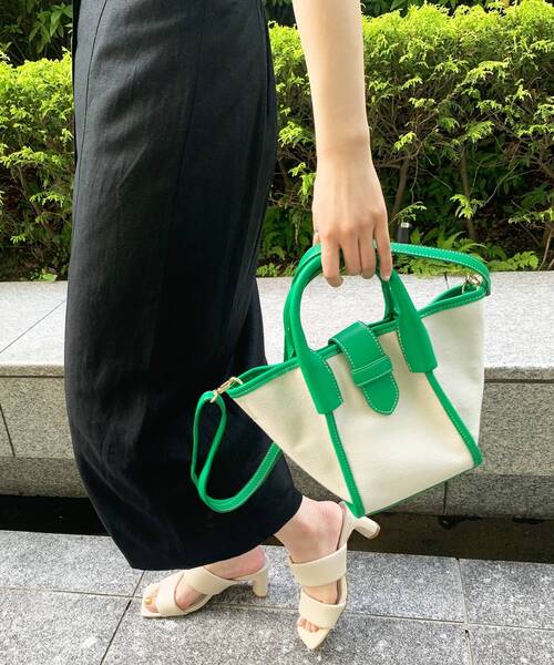 OPAQUE.CLIP（オペークドットクリップ）の「◆コンビミニショルダーバッグ【2WAY】（ショルダーバッグ・レディース・オフホワイト/サンドベージュ/ブラック系2/ダークグリーン系2・00）」の4枚目の写真