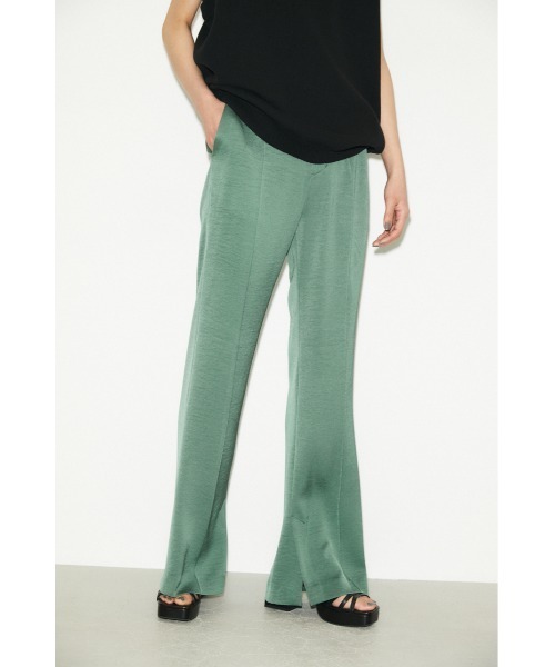 THROW by SLY（スローバイスライ）の「THROW SMOOTH SATIN FLARE PT サテン フレア パンツ（スラックス・レディース・カーキ/ブラウン・1/0）」の11枚目の写真