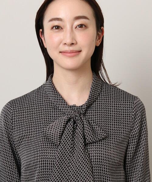 アンタイトル ジオメアート ボウタイブラウス 洗える 半袖ブラウス 楽天市場】＜通勤＞ジオメアート ボウタイブラウス【洗える