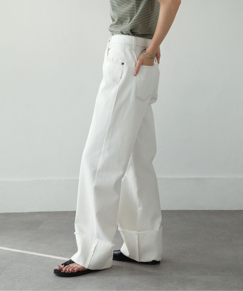 Chillfar（チルファー）の「ロールアップデニムパンツ（デニムパンツ・レディース・ブラック/ネイビー/アイボリー/ワンウォッシュ・MEDIUM/LARGE）」の7枚目の写真