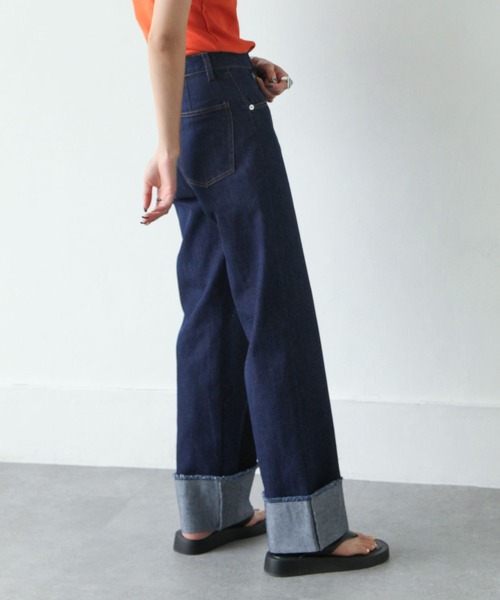 Chillfar（チルファー）の「ロールアップデニムパンツ（デニムパンツ・レディース・ブラック/ネイビー/アイボリー/ワンウォッシュ・MEDIUM/LARGE）」の14枚目の写真