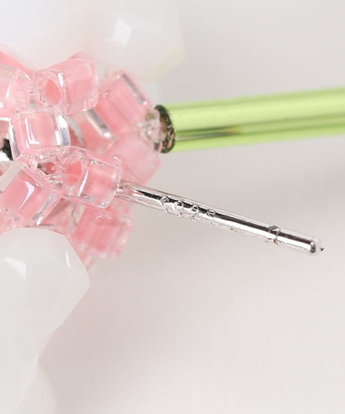 セール】【HELENA THULIN/ヘレナチューリン】ホワイトフラワーピアス