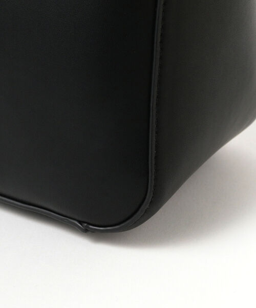 Ray BEAMS(レイビームス)の「RBS / スクエア ラッピング バッグ(トートバッグ・レディース・ブラック/ホワイト・ONE SIZE)」の12枚目の写真