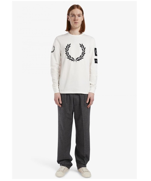 FRED PERRY(フレッドペリー)の「Badge Detail Long Sleeve Tee(Tシャツ/カットソー・メンズ・ホワイト・M/L)」の6枚目の写真