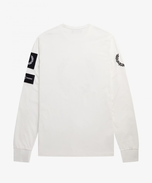FRED PERRY(フレッドペリー)の「Badge Detail Long Sleeve Tee(Tシャツ/カットソー・メンズ・ホワイト・M/L)」の5枚目の写真