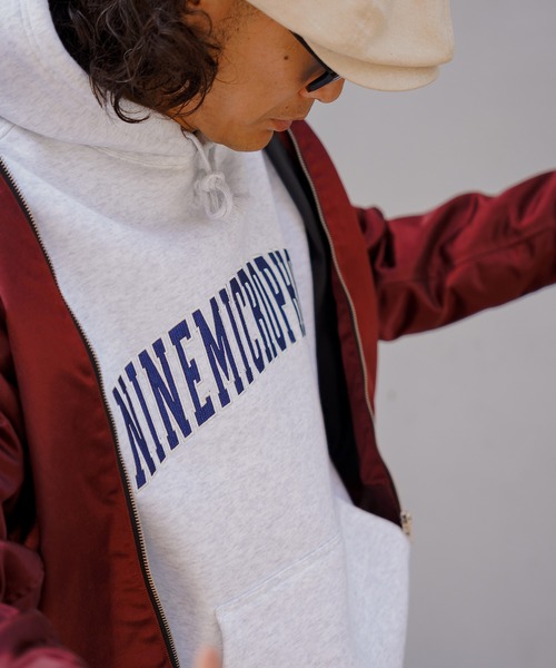 NineMicrophones（ナインマイクロフォンズ）の「COLLEGE PARKA（パーカー・メンズ・ベージュ/グレー/ブラック・LARGE/X-LARGE/MEDIUM）」の13枚目の写真