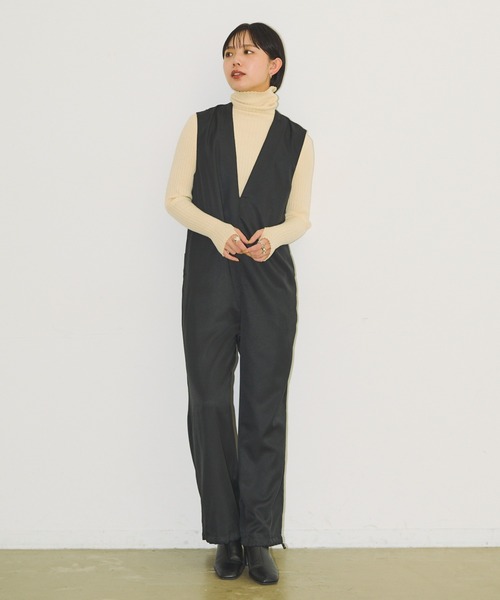 Aunt Marie's(アントマリーズ)の「深Vネックオールインワン(つなぎ/オールインワン・レディース・ブラック/ベージュ・MEDIUM/TALL/FREE)」の5枚目の写真