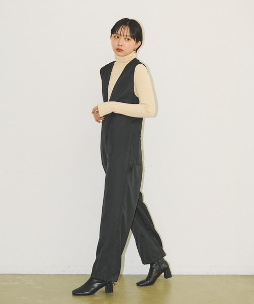 Aunt Marie's(アントマリーズ)の「深Vネックオールインワン(つなぎ/オールインワン・レディース・ブラック/ベージュ・MEDIUM/TALL/FREE)」の6枚目の写真