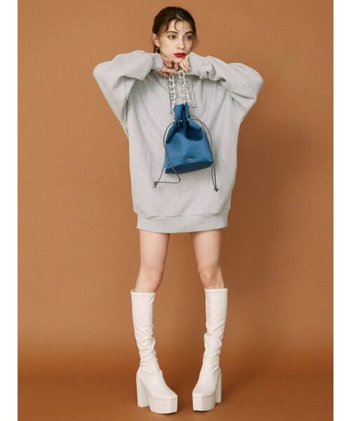 EVRIS（エヴリス）の「サテンチェーンミニバッグ（ハンドバッグ・レディース・ピンク/ブルー/ブラウン・FREE）」の4枚目の写真