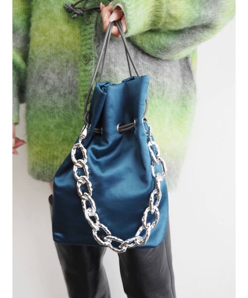 EVRIS（エヴリス）の「サテンチェーンミニバッグ（ハンドバッグ・レディース・ピンク/ブルー/ブラウン・FREE）」の17枚目の写真