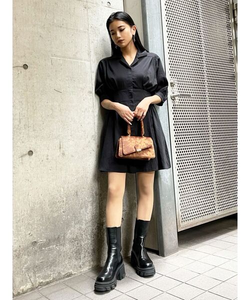 EMODA（エモダ）の「サイドシェイプハーフスリーブワンピース（ワンピース・レディース・ブラック/グレー/ブルー・FREE）」の5枚目の写真