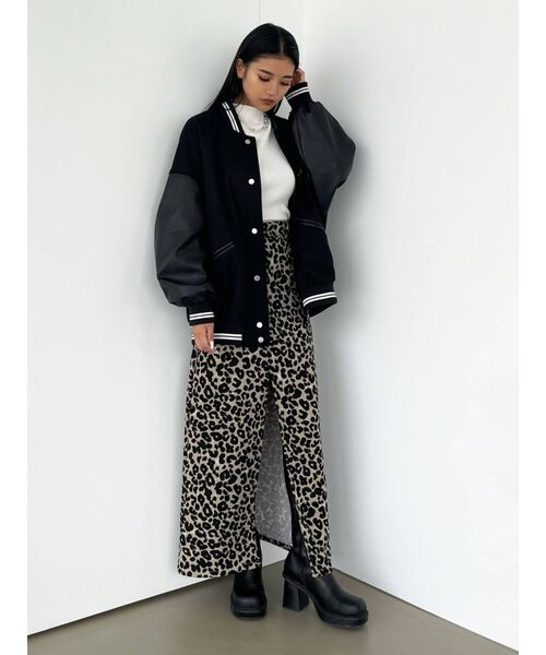 EMODA（エモダ）の「センタースリットロングスカート（スカート・レディース・ブラック/その他・SMALL/MEDIUM）」の3枚目の写真