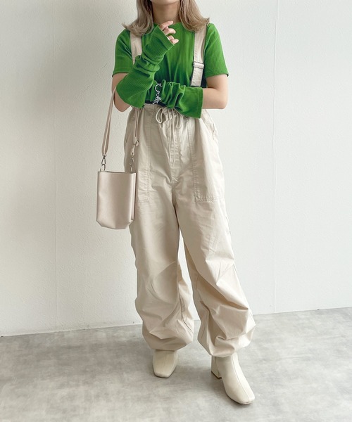w closet(ダブルクローゼット)の「【マルチウェイ】アームカバープルオーバー(Tシャツ/カットソー・レディース・ブラック/オフホワイト/グリーン・FREE)」の19枚目の写真