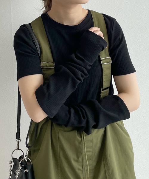 w closet(ダブルクローゼット)の「【マルチウェイ】アームカバープルオーバー(Tシャツ/カットソー・レディース・ブラック/オフホワイト/グリーン・FREE)」の16枚目の写真