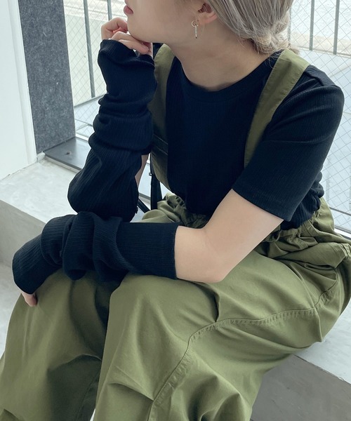 w closet(ダブルクローゼット)の「【マルチウェイ】アームカバープルオーバー(Tシャツ/カットソー・レディース・ブラック/オフホワイト/グリーン・FREE)」の8枚目の写真