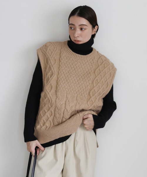 select MOCA（セレクトモカ）の「ランダムケーブル編みスリット