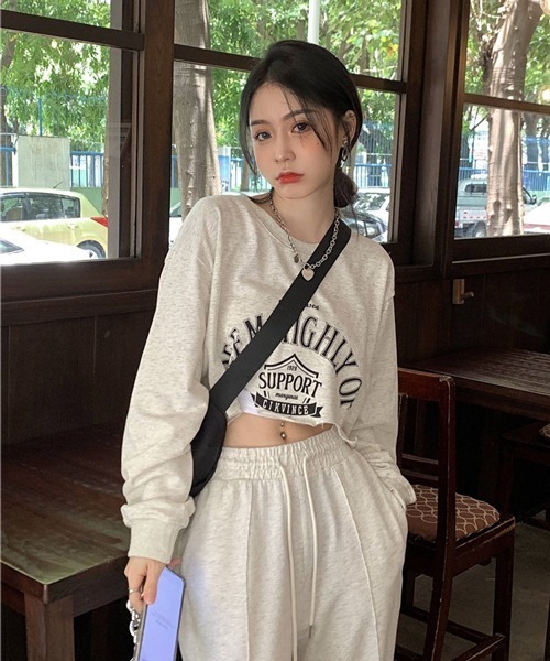 HALEY PESCA（ヘーリーペスカ）の「HALEY PESCA/切りっぱなし クロップド丈 カレッジロゴカットソー ロンT（Tシャツ/カットソー・レディース・グレー/グリーン/ネイビー・SMALL/MEDIUM/LARGE）」の7枚目の写真