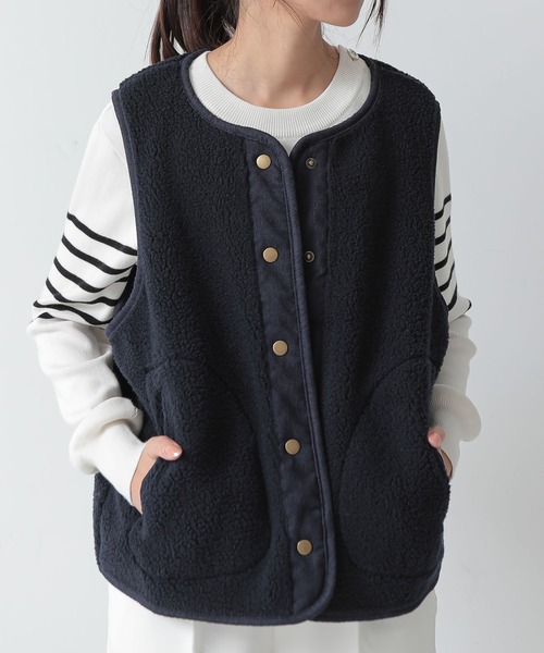 and it_（アンドイット）の「ボアベスト（ベスト・レディース・ダークベージュ/ネイビー/ライトグレー・M-L）」の3枚目の写真