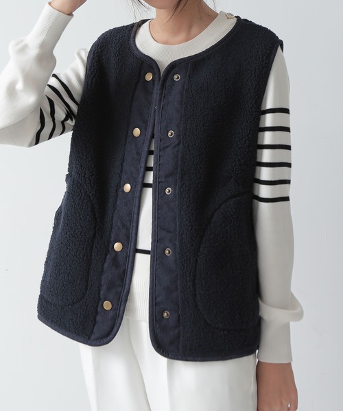 and it_（アンドイット）の「ボアベスト（ベスト・レディース・ダークベージュ/ネイビー/ライトグレー・M-L）」の12枚目の写真