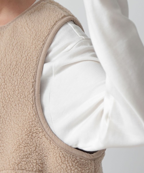 and it_（アンドイット）の「ボアベスト（ベスト・レディース・ダークベージュ/ネイビー/ライトグレー・M-L）」の16枚目の写真