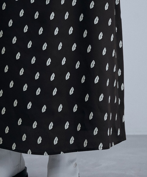 ADAM ET ROPE'（アダムエロペ）の「【サステナブル】リッププリントワンピース（ワンピース・レディース・ブラック系その他/グレー系その他・FREE）」の10枚目の写真