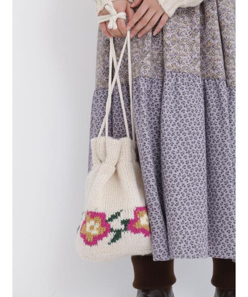 Samansa Mos2(サマンサ モスモス)の「花柄ニット巾着バッグ(ハンドバッグ・レディース・ブラック/オフホワイト・フリ-)」の12枚目の写真