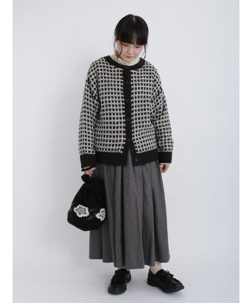 Samansa Mos2(サマンサ モスモス)の「花柄ニット巾着バッグ(ハンドバッグ・レディース・ブラック/オフホワイト・フリ-)」の13枚目の写真