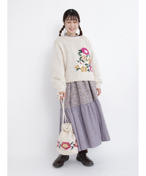 Samansa Mos2(サマンサ モスモス)の「花柄ニット巾着バッグ(ハンドバッグ・レディース・ブラック/オフホワイト・フリ-)」の6枚目の写真