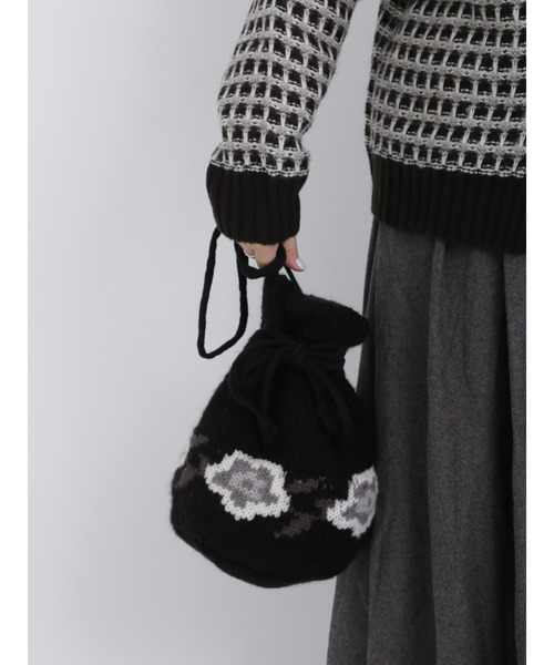 Samansa Mos2(サマンサ モスモス)の「花柄ニット巾着バッグ(ハンドバッグ・レディース・ブラック/オフホワイト・フリ-)」の11枚目の写真