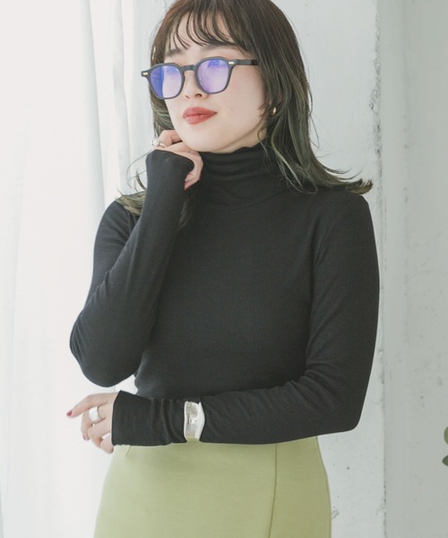 ITEMS URBANRESEARCH（アイテムズ アーバンリサーチ）の「『UR GREEN』タートルネックリブトップス（Tシャツ/カットソー・レディース・ブラック/オレンジ/グリーン/ホワイト・FREE）」の3枚目の写真